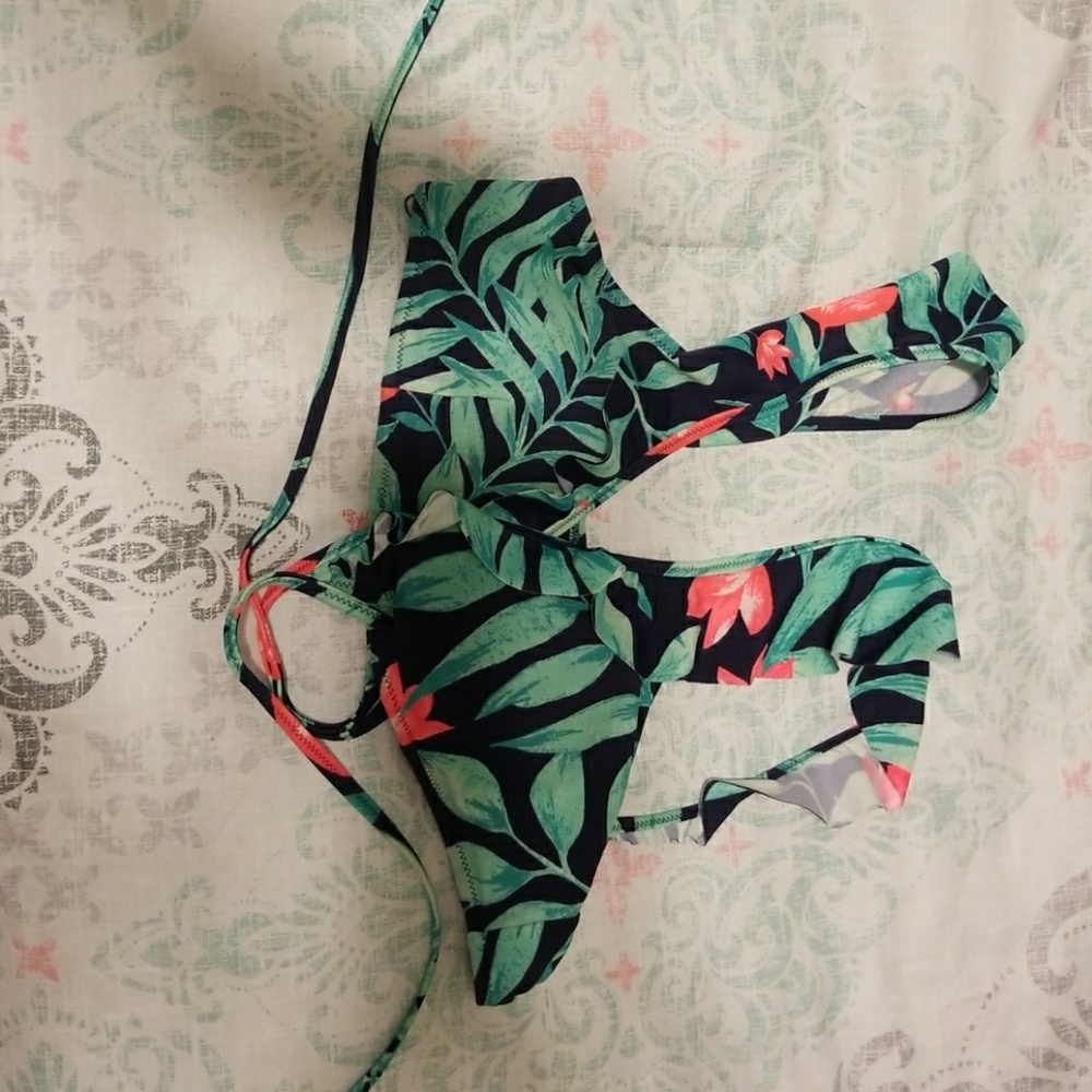 Aerie swim top nwot